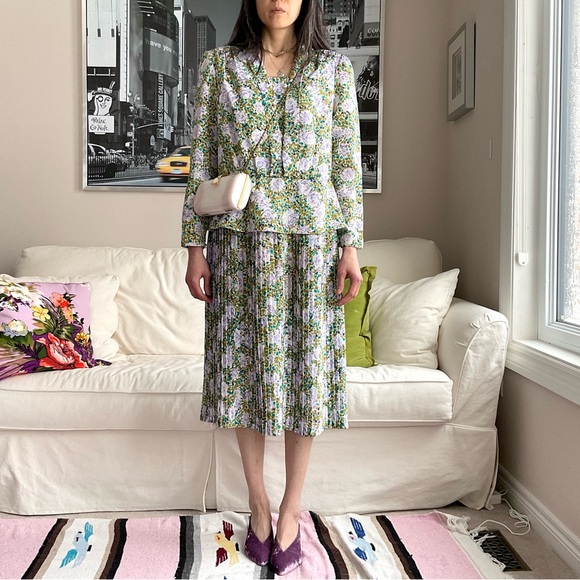 Freda Dresses & Skirts - Vintage floral micropleated midi dress